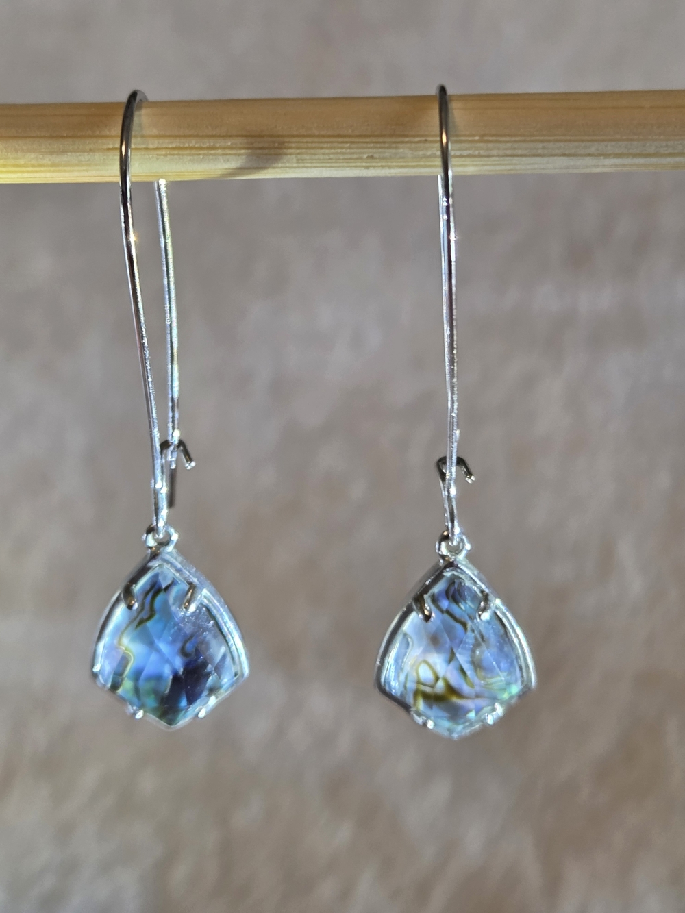 Authentic Kendra Scott Carinne Drop Earrings – Rhodium & Abalone Shell